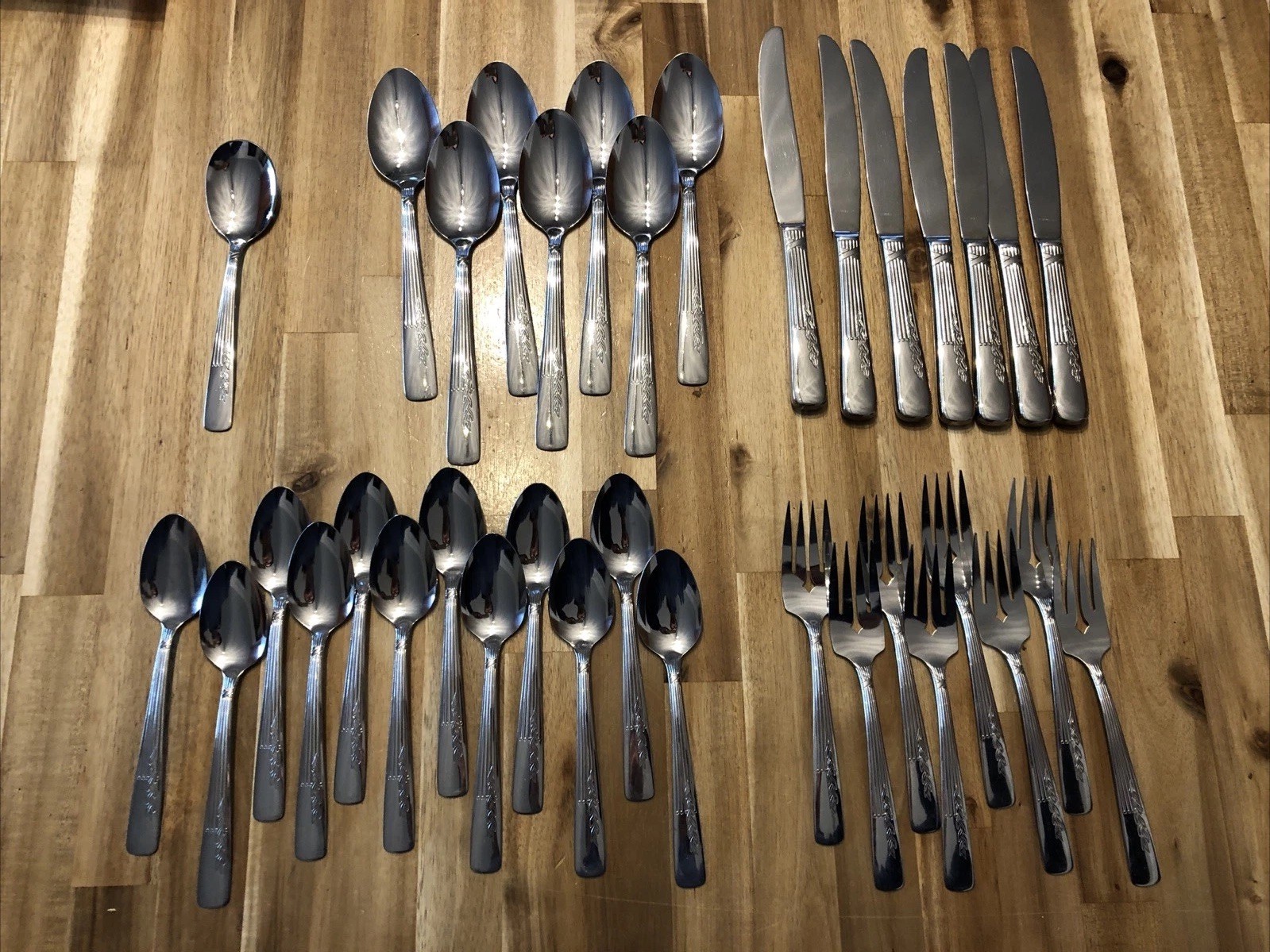 Oneida FERNWOOD ON70 Stainless Leaf Line Glossy Silverware Knife Spoon Fork 35pc