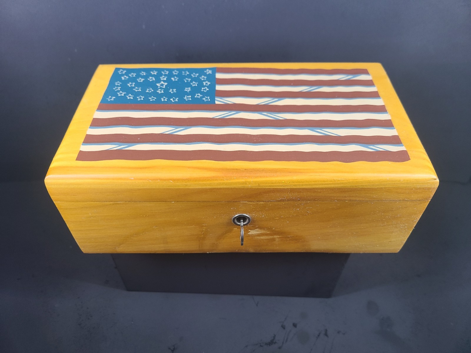 VTG Miniature Lane Cedar chest w/key USA Flag Rustic
