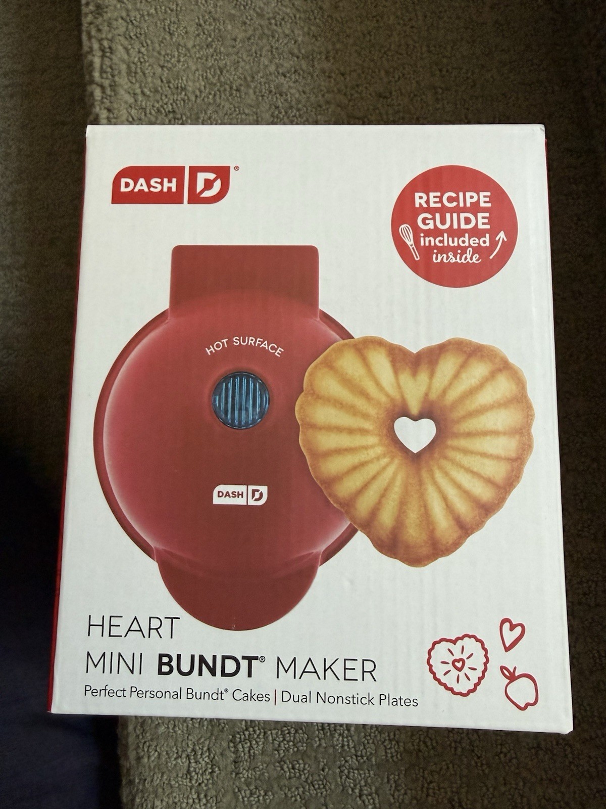 Dash Heart Mini Bundt Maker Red Nonstick Personal Cake Baker Maker