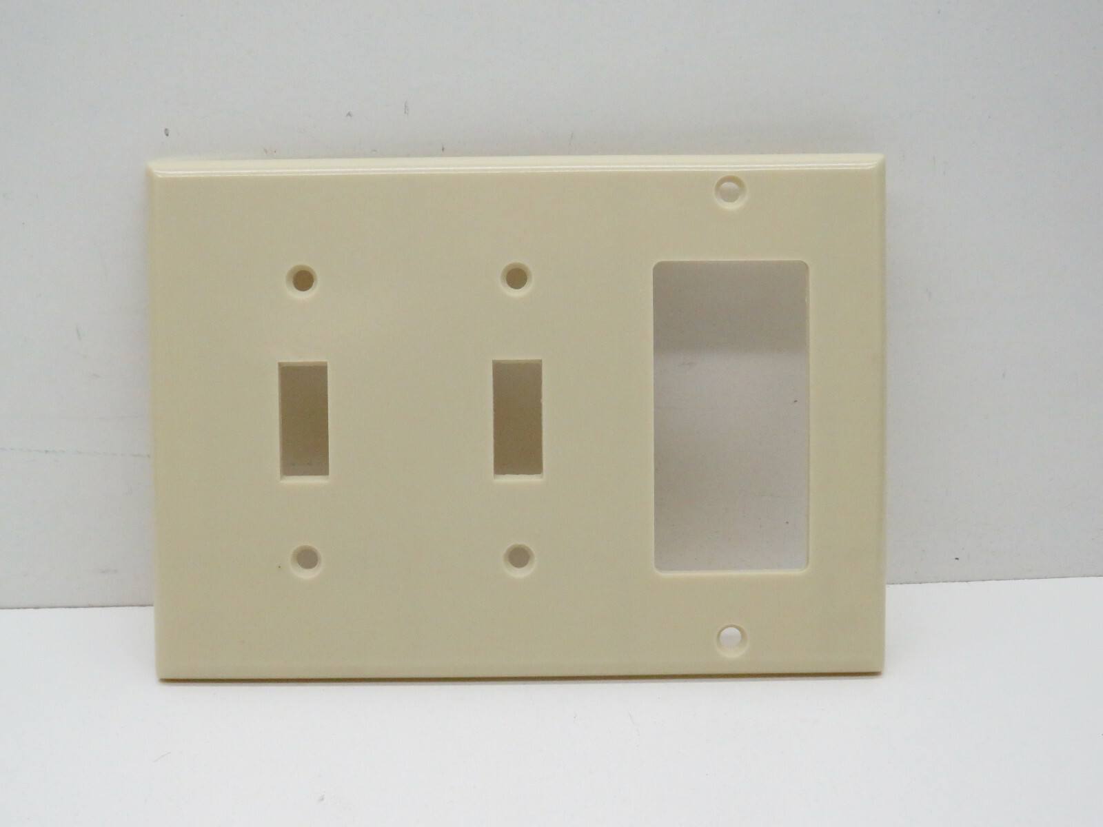 (6-Pack) Leviton Combo Wallplate 3-Gang 2-Toggle 1-Decora/GFCI Device, Ivory