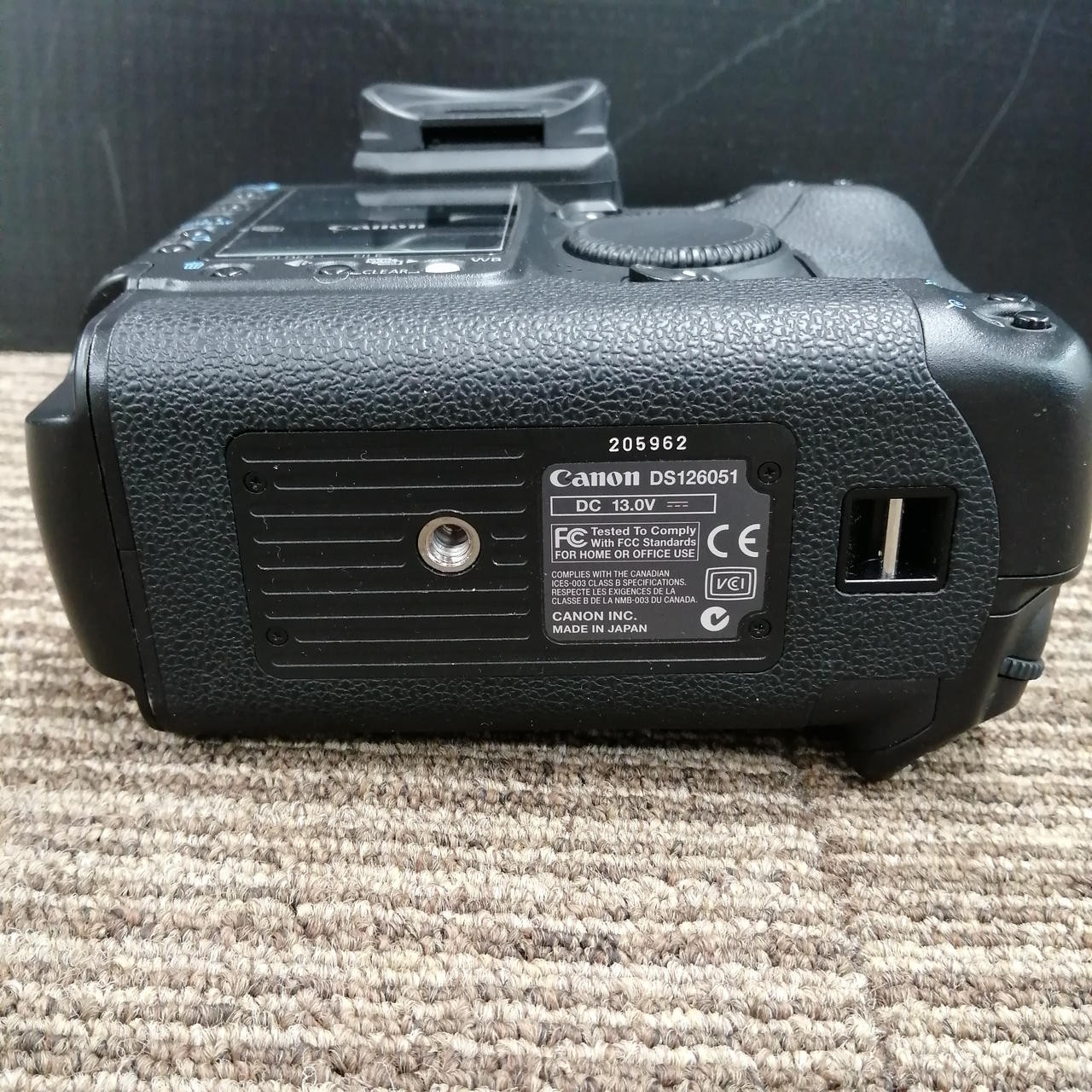 Canon EOS-1D Mark II DSLR Camera Body 8.2MP Used Japan