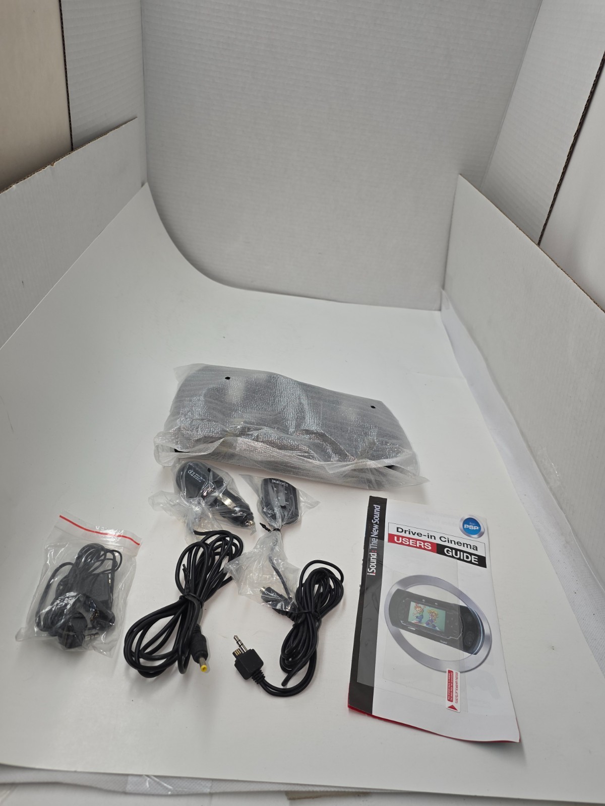 NEW DreamGear i.SOUND PSP 1000 DRIVE IN CINEMA CAR HOLDER SPEAKER SYSTEM  #i29