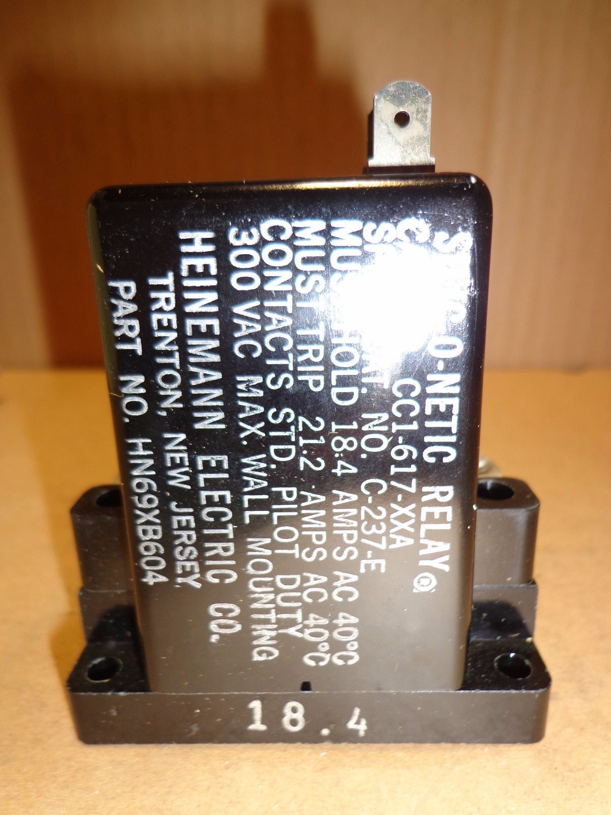 ~DiscountHVAC~ CP-HN69XB604 - Carrier Heinemann Overload Relay 3/1.5A @ 120/240V