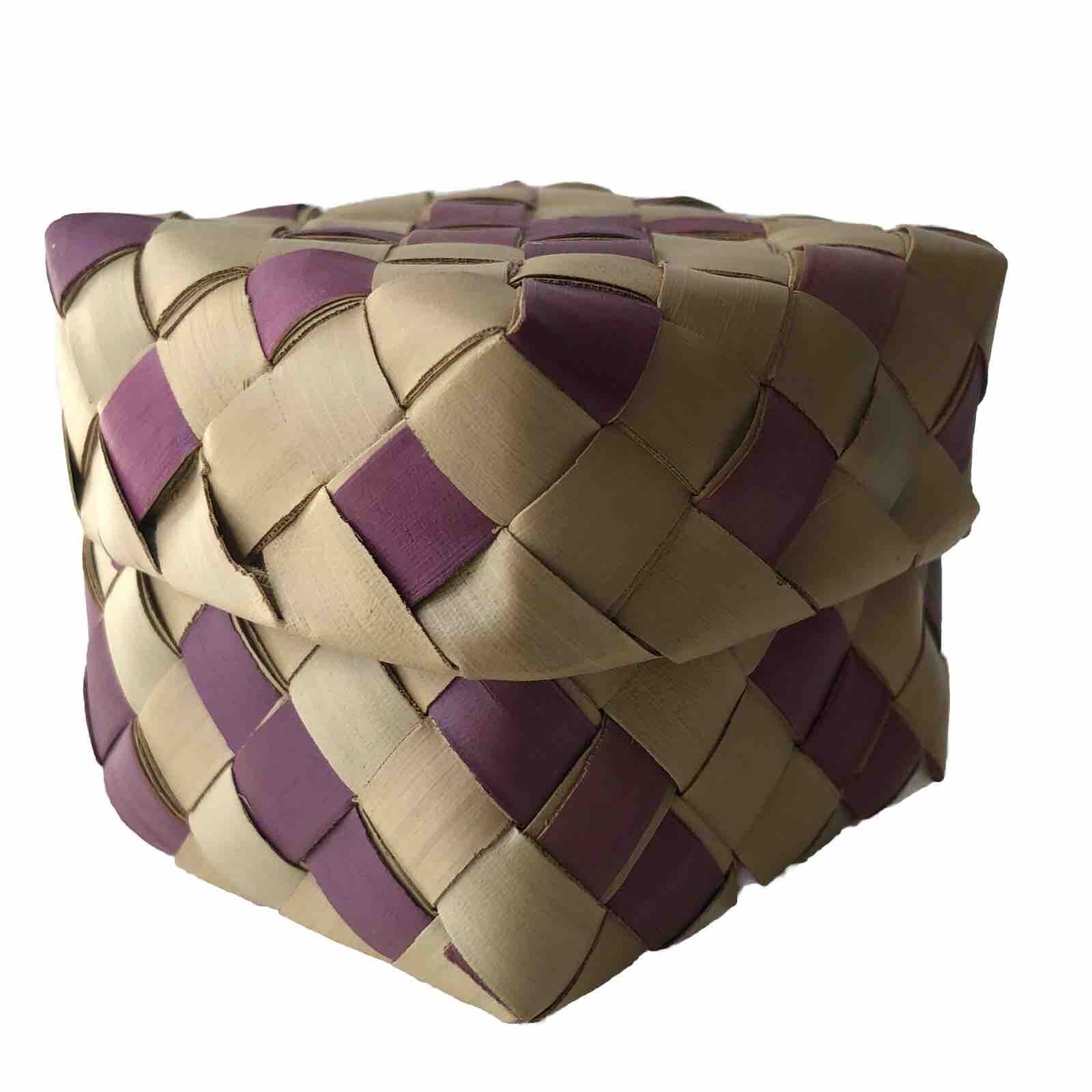 Vntg Palm Leaf Box 2,5” x 3”