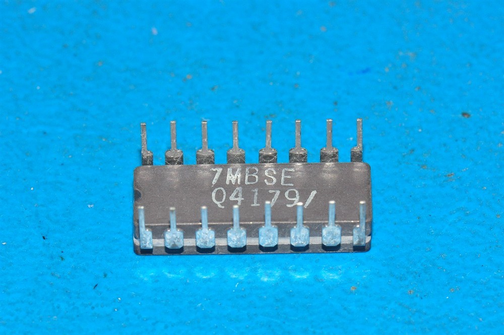 New (2pcs) CD54HCT251F3A HARRIS SEMI IC Logic