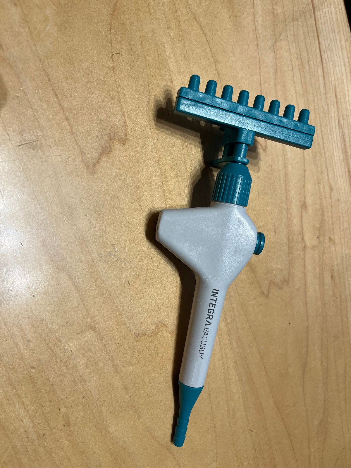 used Integra vacuboy  Aspirator single channel   Pipette  pipet  multichannel 8