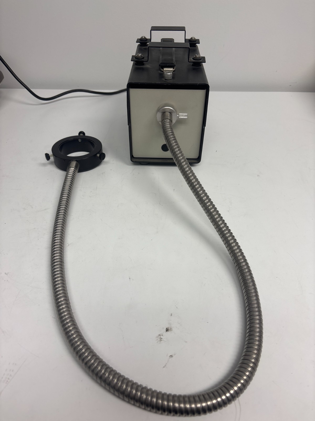 Unbranded Fiber Optic Illuminator