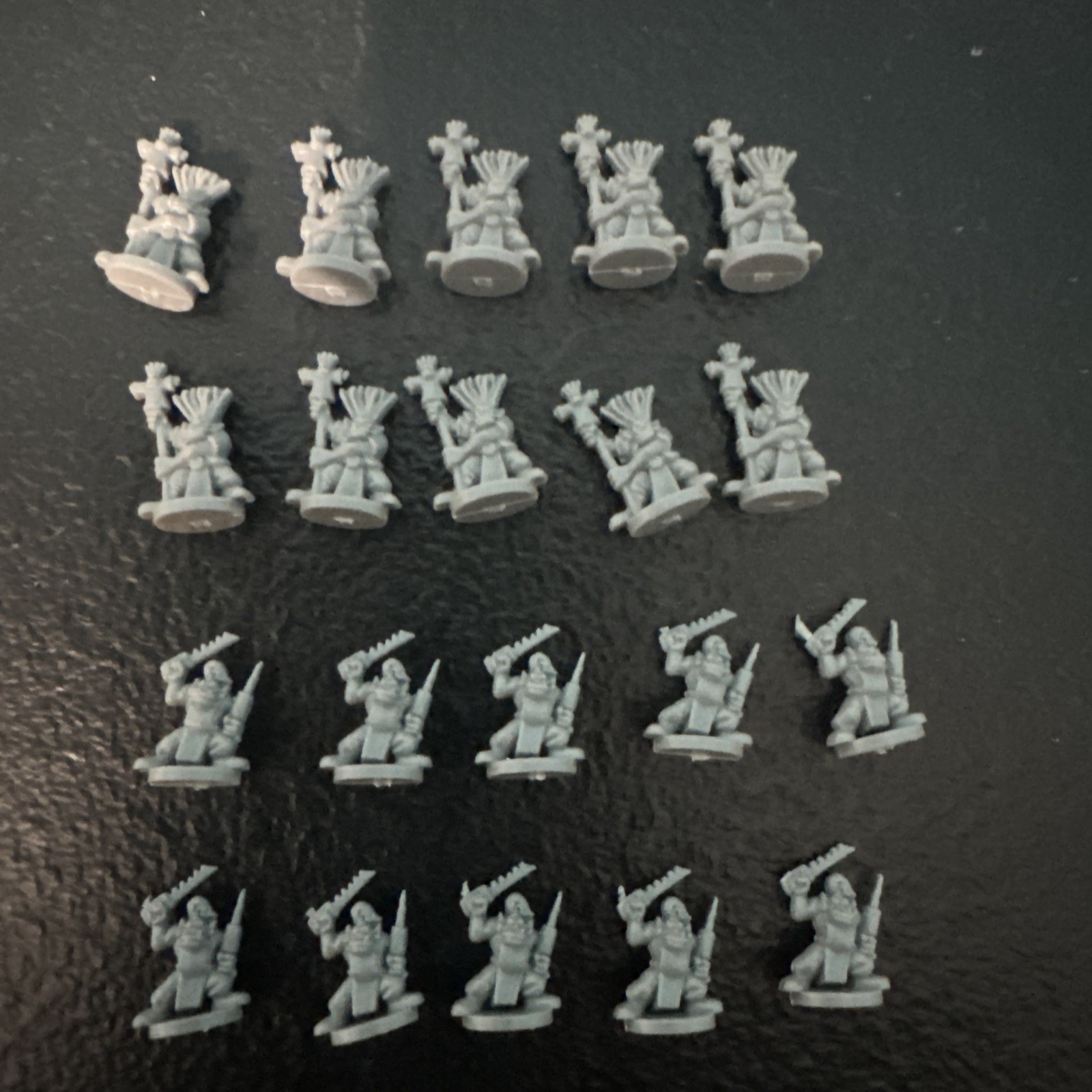 Warhammer EPIC 40K - 20 Plastic Ork Wyrdboyz and 20 Painboyz #1+2