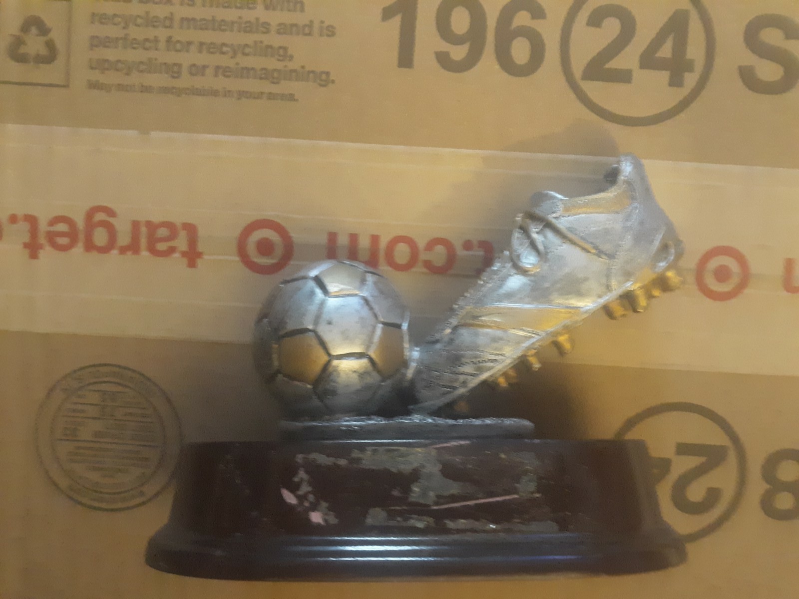 MEDIUM CLEAT AND BALL SOCCER TROPHY