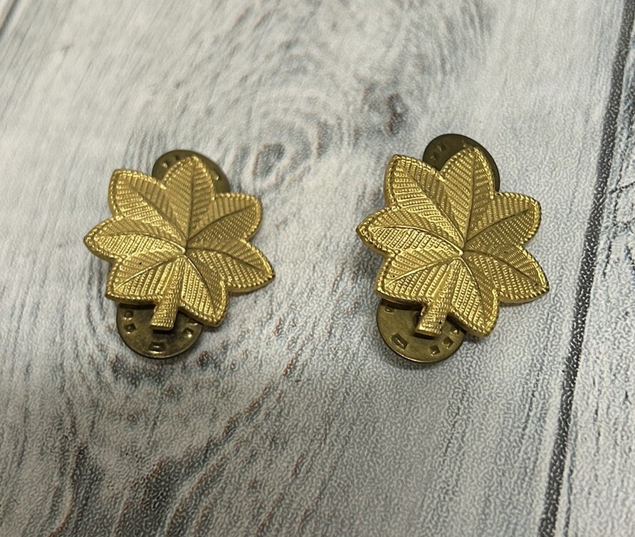 2 Vintage US Army Major Gold Oak Leaf Insignia Military Pins Pair