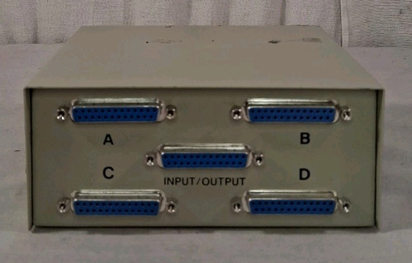 4-way Manual Data Transfer Switch Box, No Brand, Untested