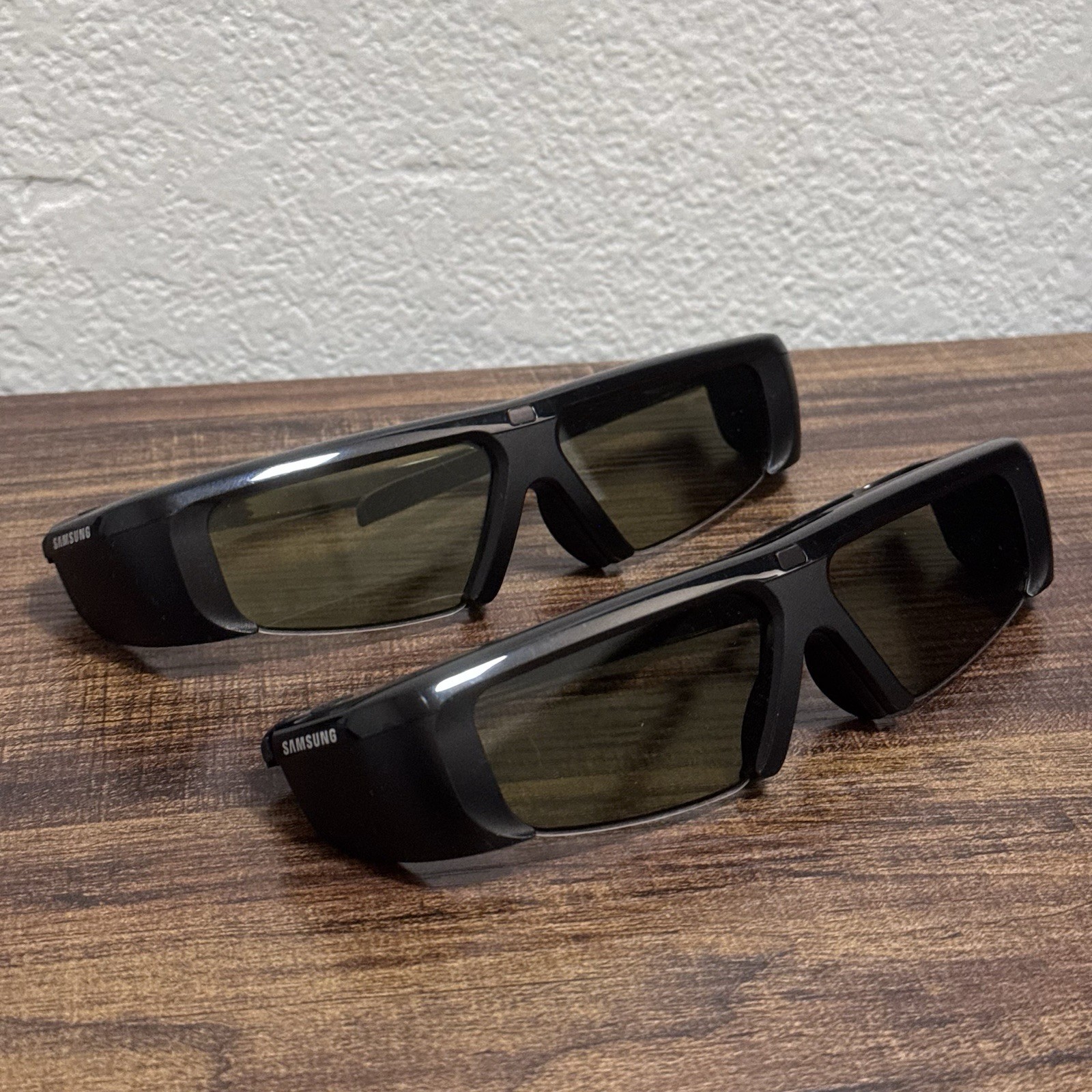 Lit Of 2 Samsung 2 SSG-P2100X/ZA 3D Glasses - Great Condition