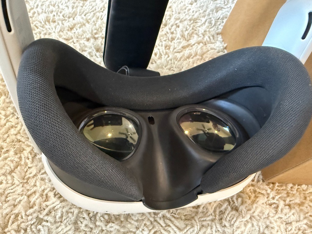 Meta Quest 3 128GB VR Headset & Premium Head Strap