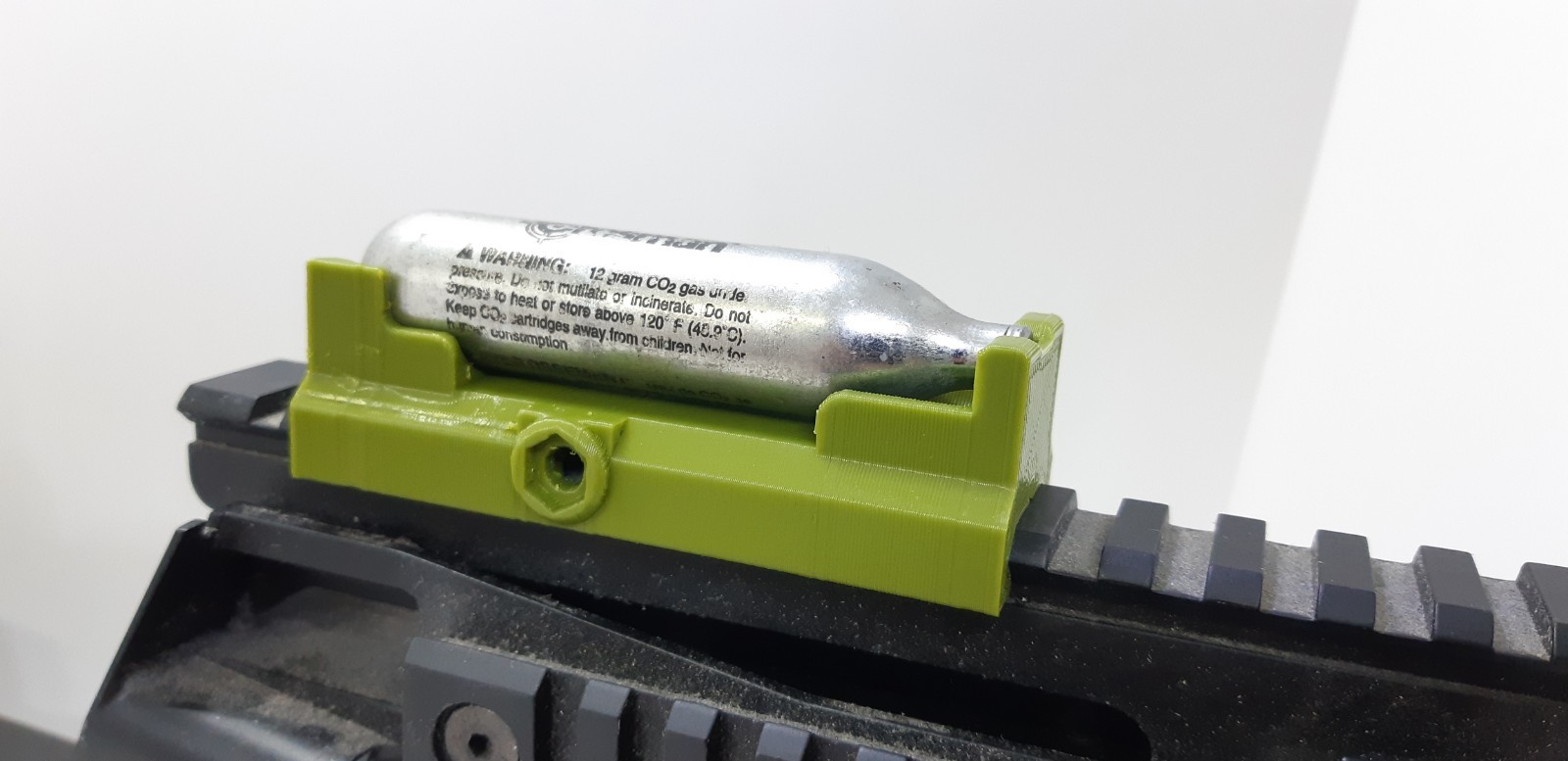 Picatinny Mounted 12g CO2 Cartridge Holder for airsoft paintball BB pellet