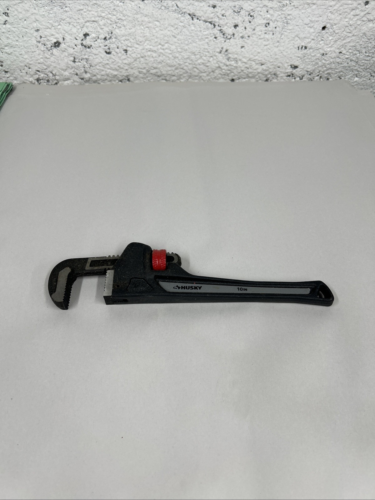 Husky Heavy-Duty Pipe Wrench Black 10”- MODEL 744 670 MINT