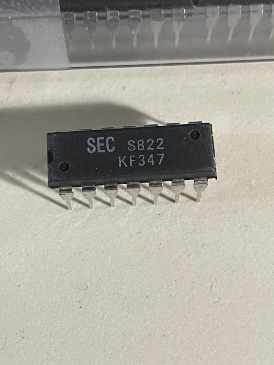 TWO SEC KF347 high speed quad JFET input operational  amplifier, 14 pins DIP