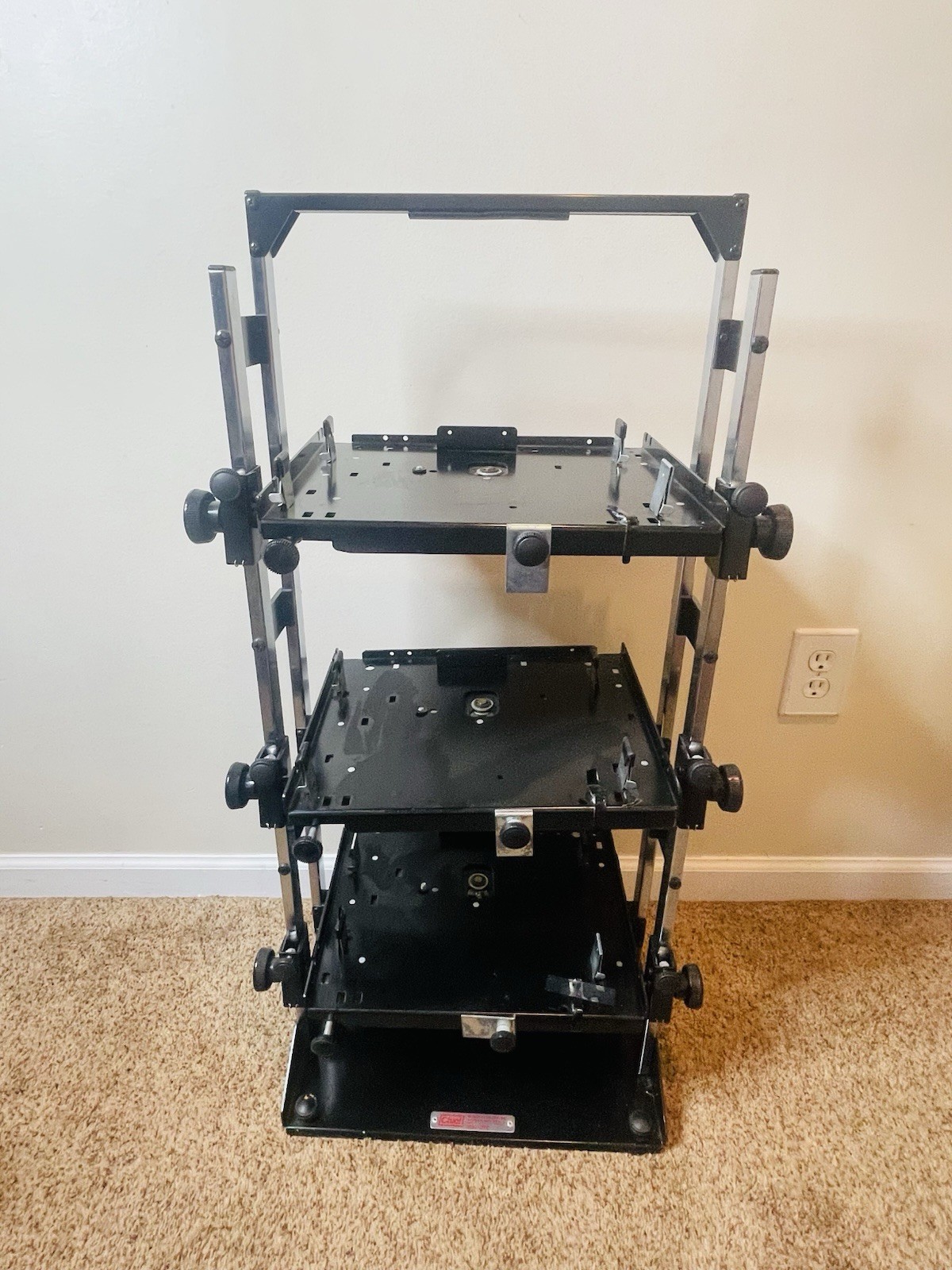 Chief MSU-300 Slide Projecter Stand or lcd 3 tier projector stand Black Metal