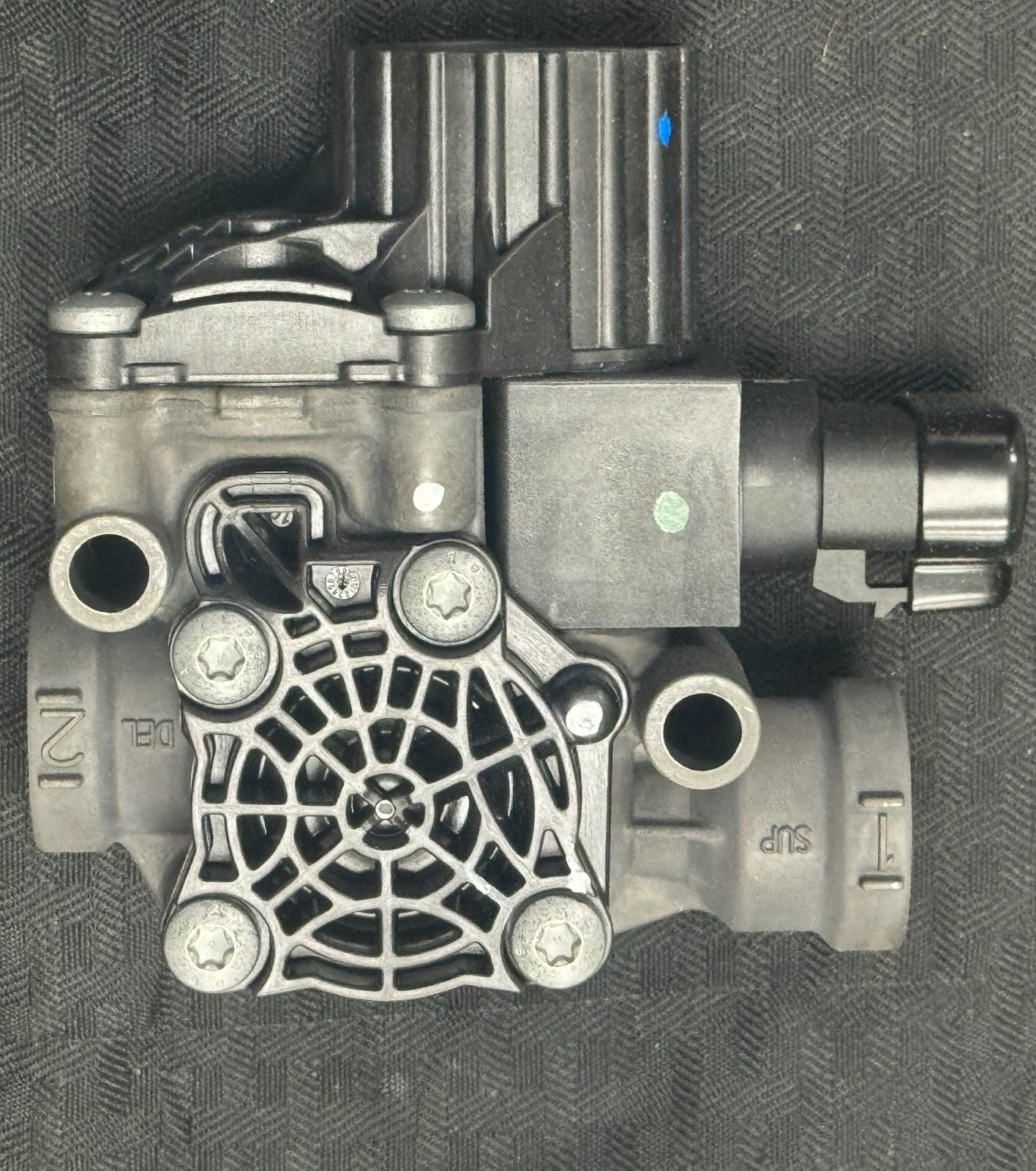 2515454C91 | Genuine International® Modulator Valve