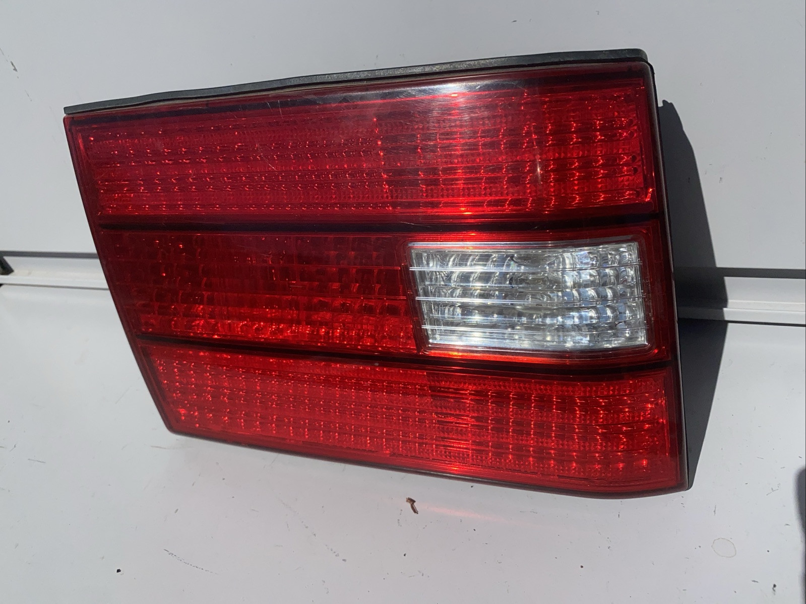 98 99 00 LEXUS LS400 DRIVER LEFT TRUNK MOUNT TAILLIGHT LAMP 1998-2000
