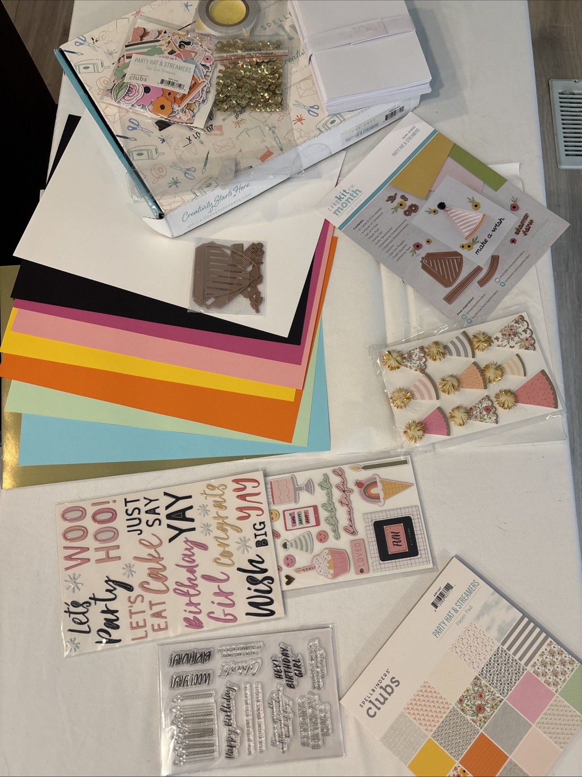 Spellbinders Card Kit Of The Month June 2022