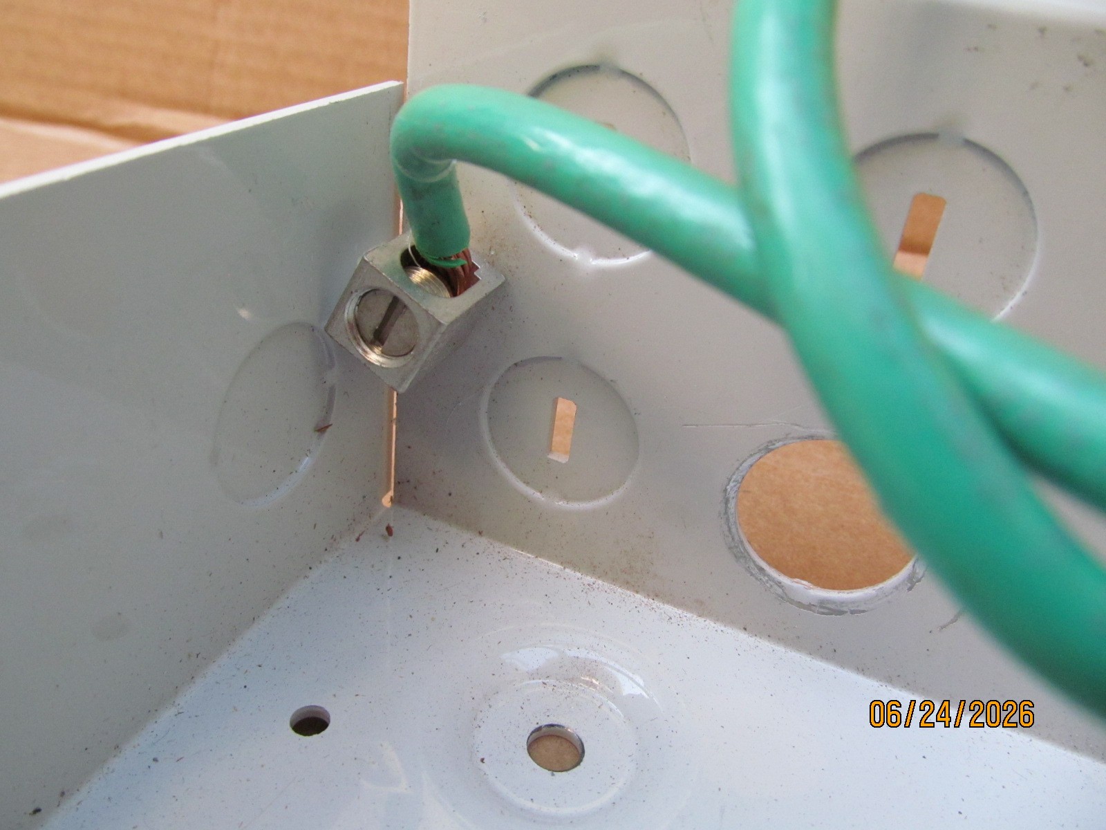 Outback Power PSPV combiner box w 4x 9A DC Disconnect Switch Circuit Breakers