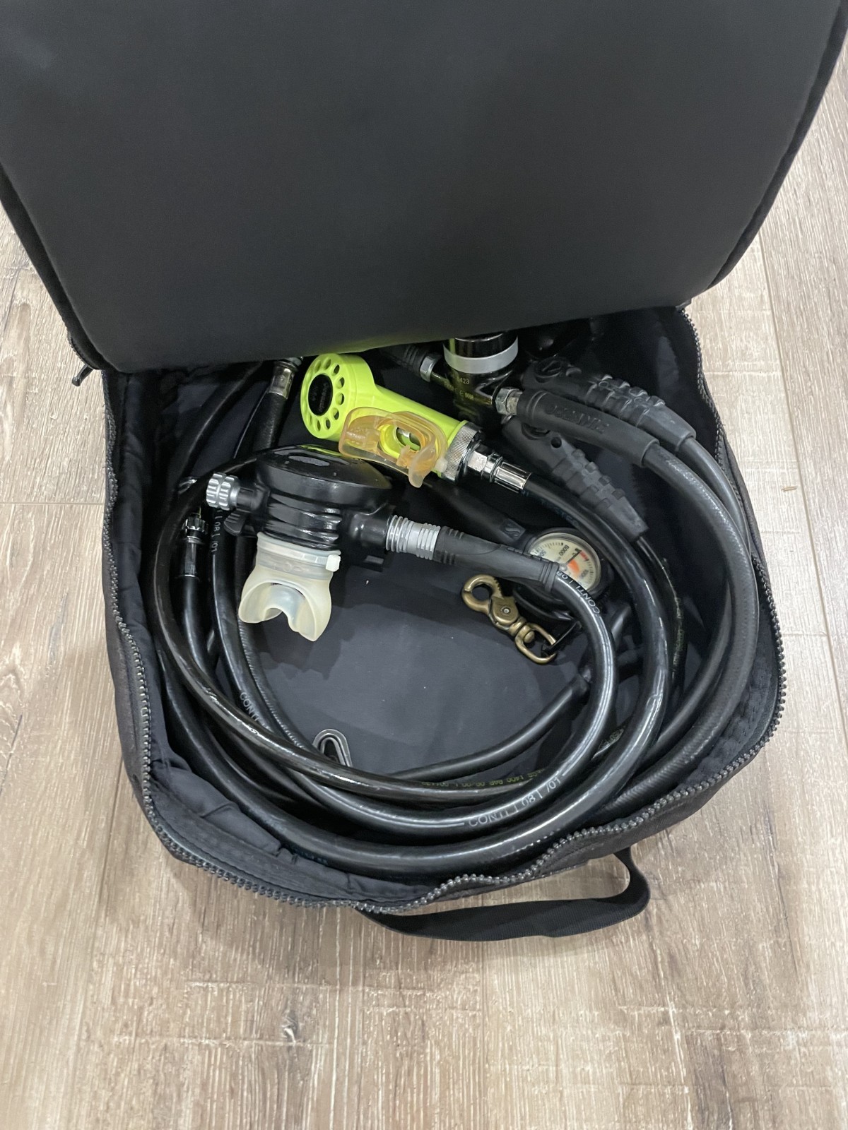 Apeks atx200 regulator set