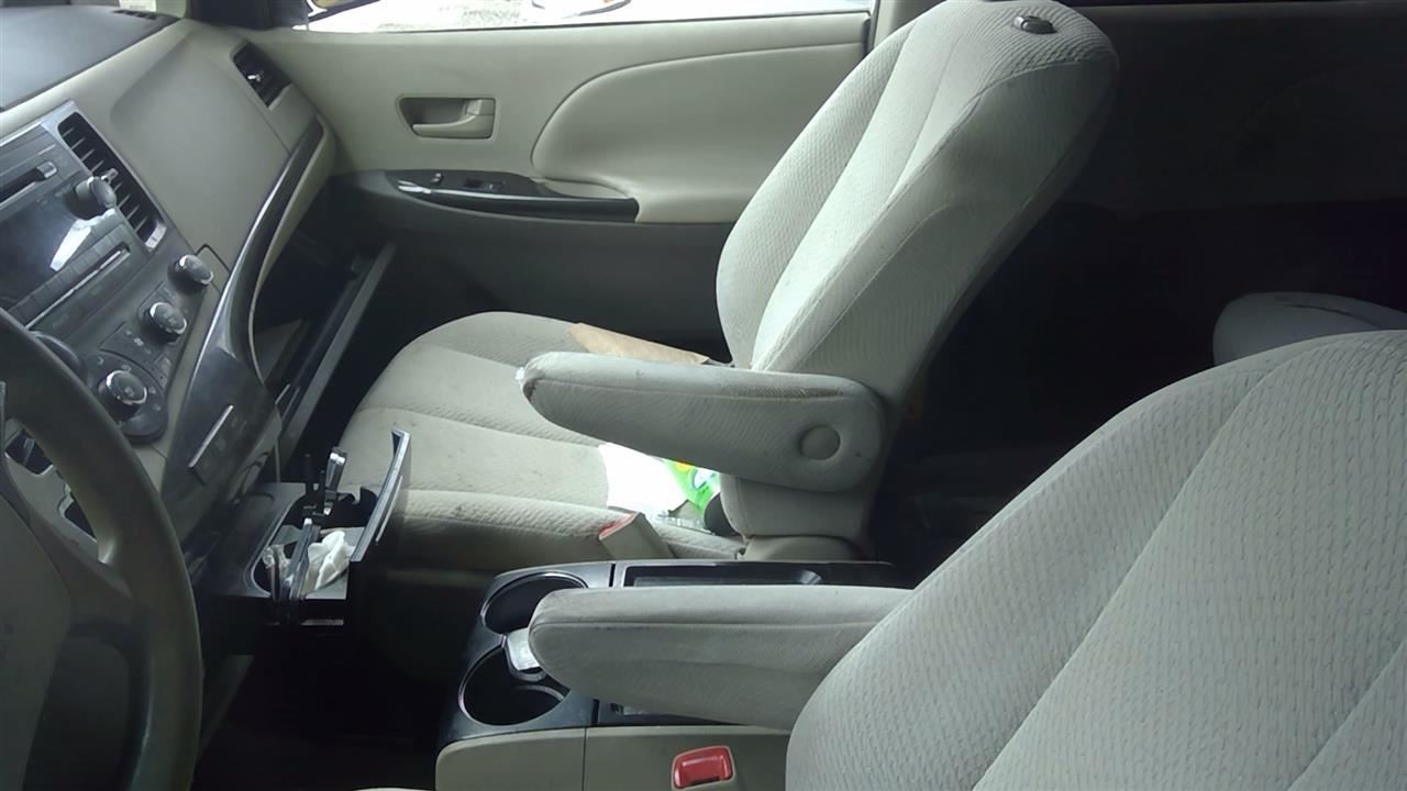 Chassis ECM Multiplex Network Left Hand Dash Fits 11-12 SIENNA 1585336