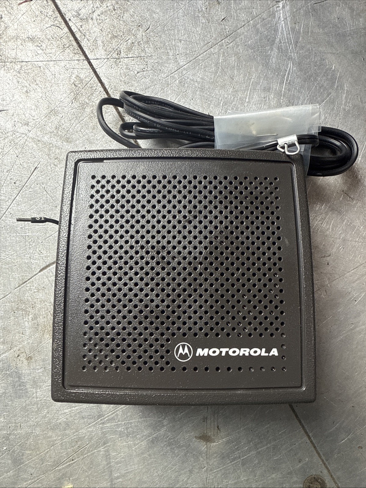 New Motorola External Speaker HSN4020B W/Bracket, 2 Pin