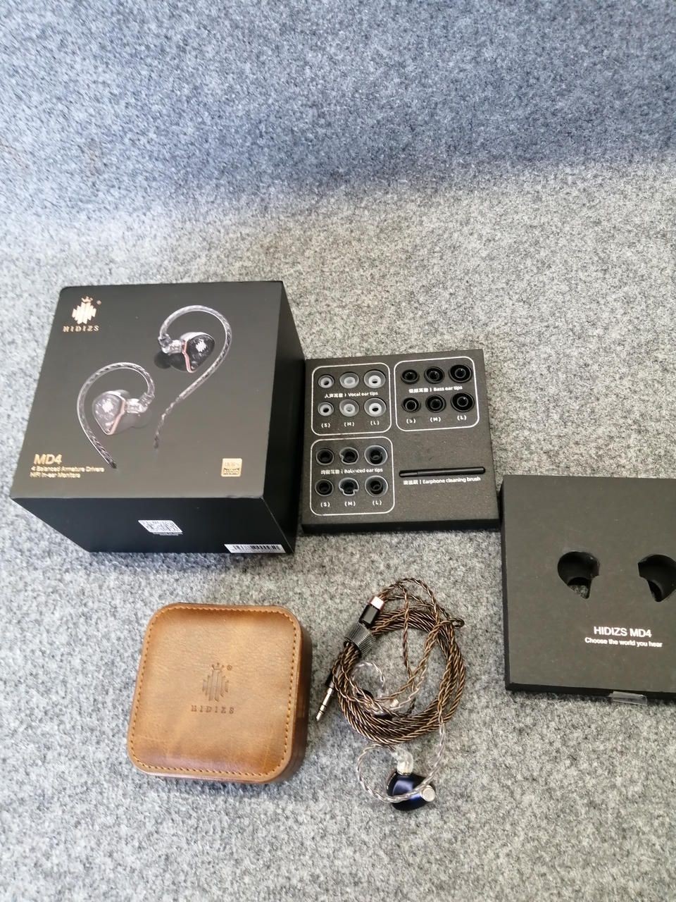HIDIZS Earbuds Md4 Used