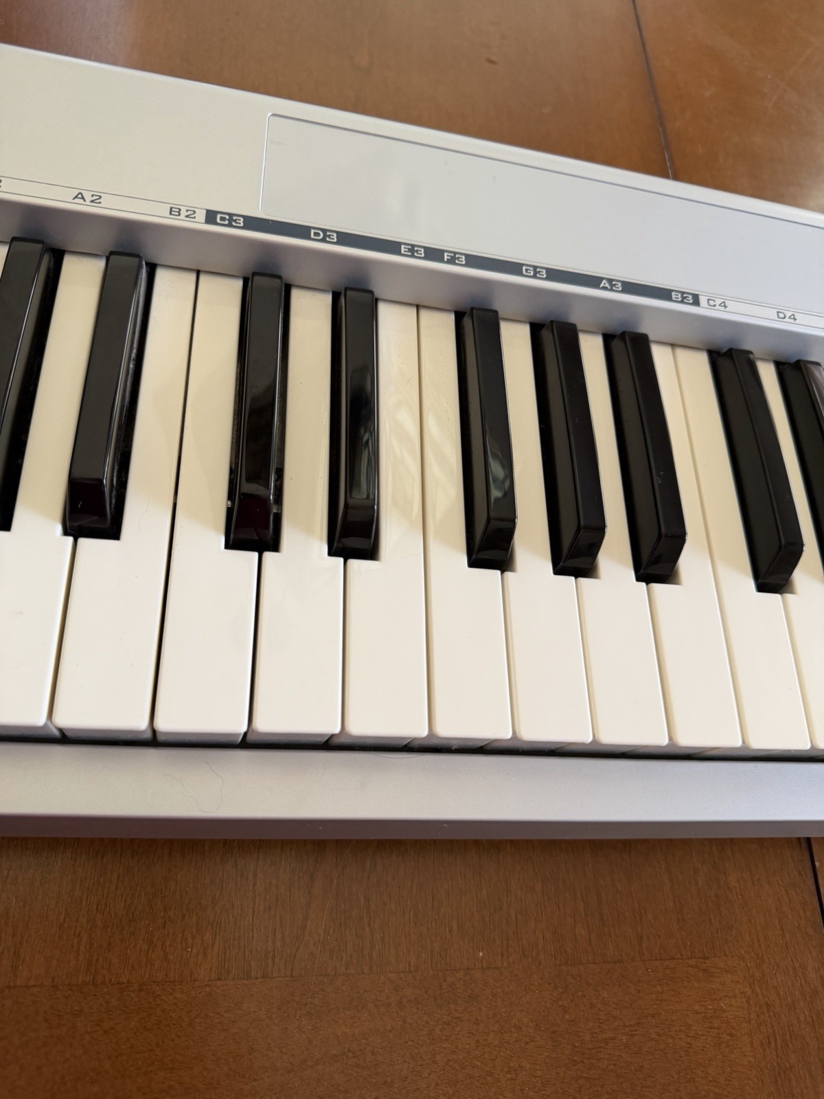 M-Audio Keystation 61es 61-Key USB MIDI Keyboard Controller Pitch Modulation