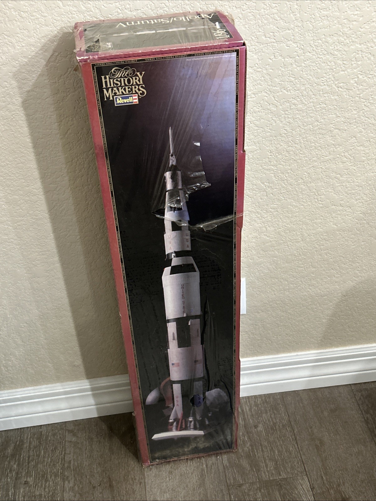 Revell Apollo / Saturn V 1:96 Model Kit - NEW RARE History Makers