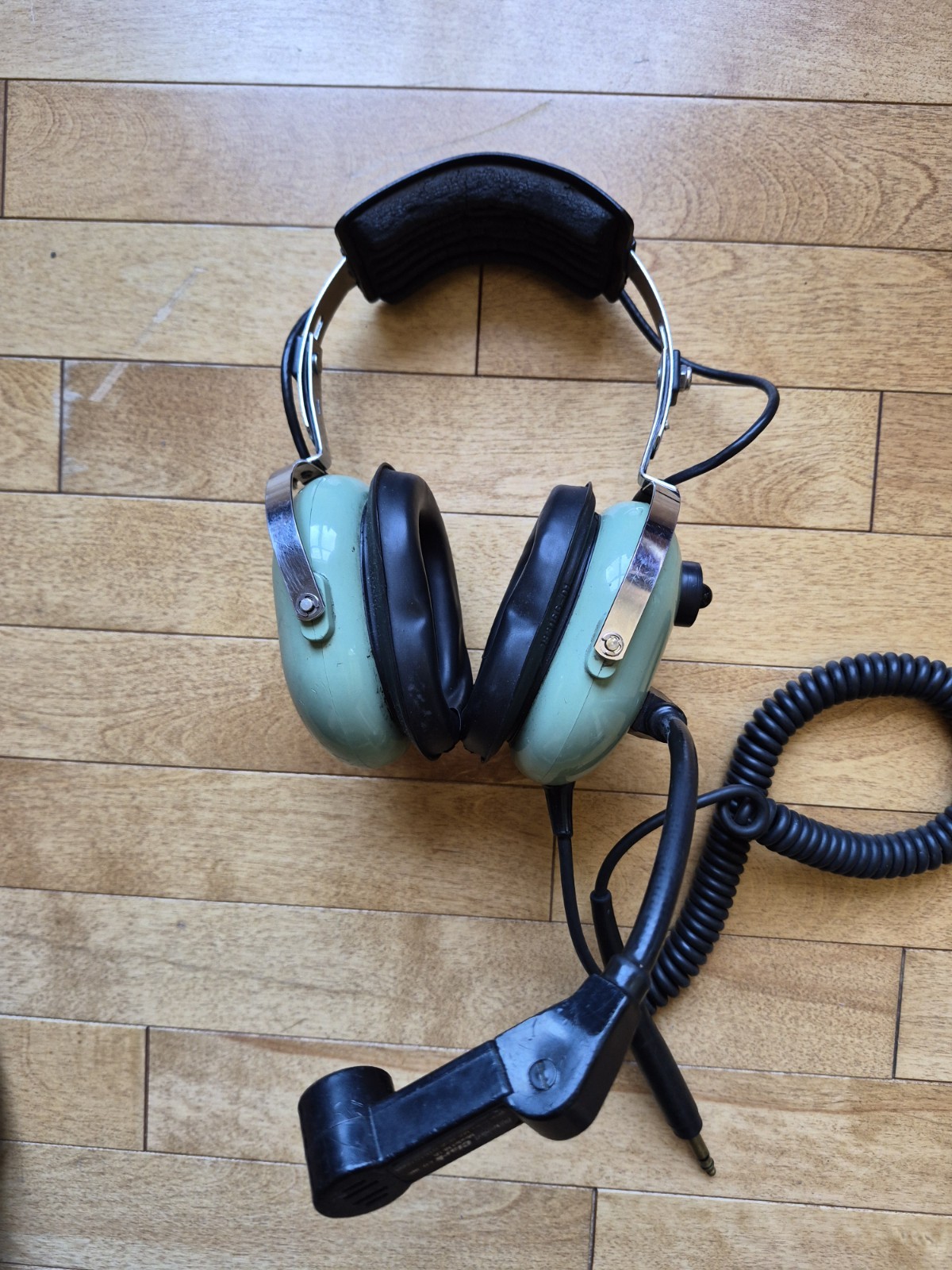David Clark Avaition Headset p/n 40267G-01 NEED NEW EAR FOAM AND MUFF