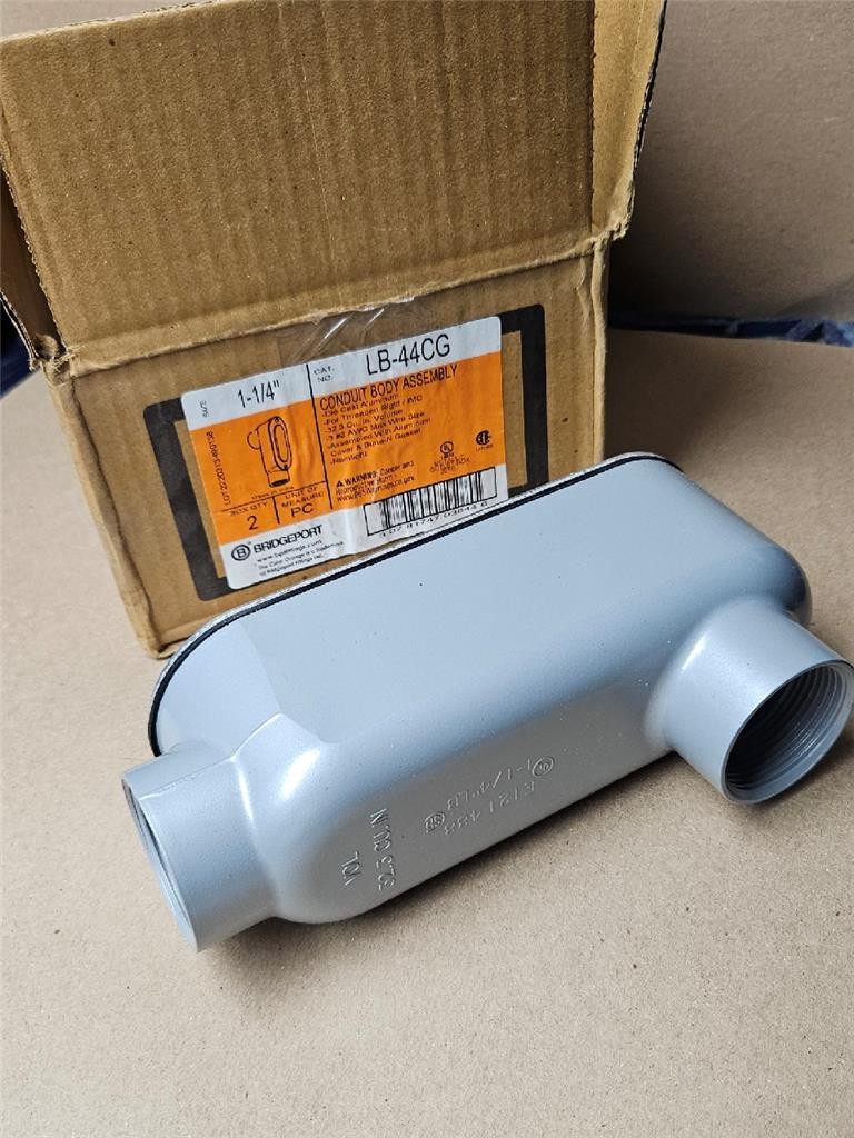 BRIDGEPORT LB-44CG Aluminum Conduit Body1-1/4" W/ Cover & Gasket Box of 2