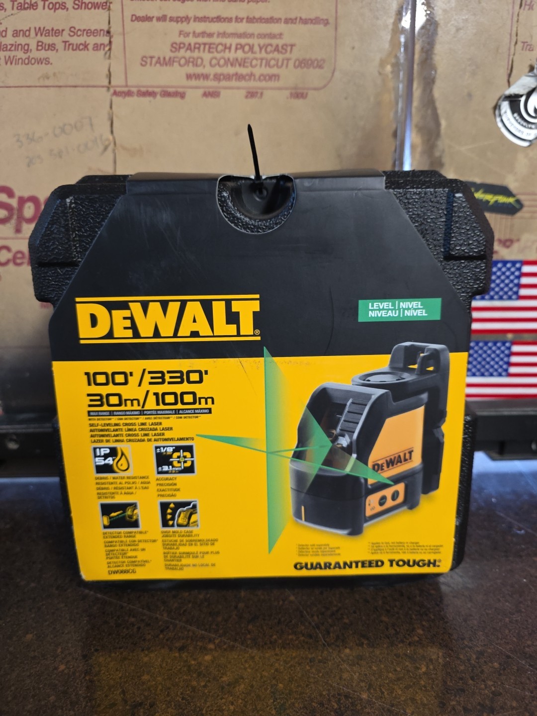 DEWALT DW088CG Cross-Line Laser Level - Black/Green/Yellow