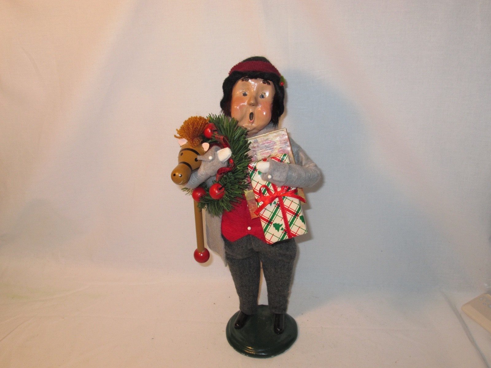 Byers Choice 1995 Seasonally Waist Challenged Shopping Gent