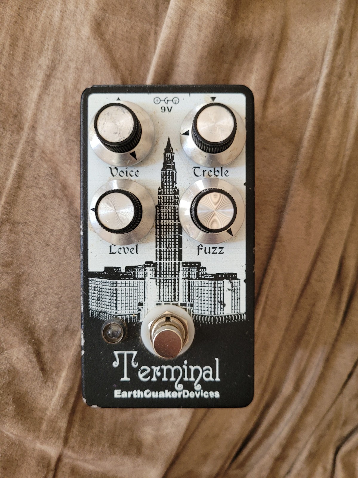 Earthquaker Devices Terminal fuzz companion guitar effect pedal