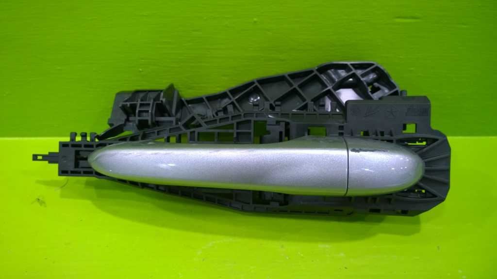 19 20 CHEROKEE 2.4L AT PASSENGER RIGHT REAR EXTERIOR DOOR HANDLE OEM 2415-55