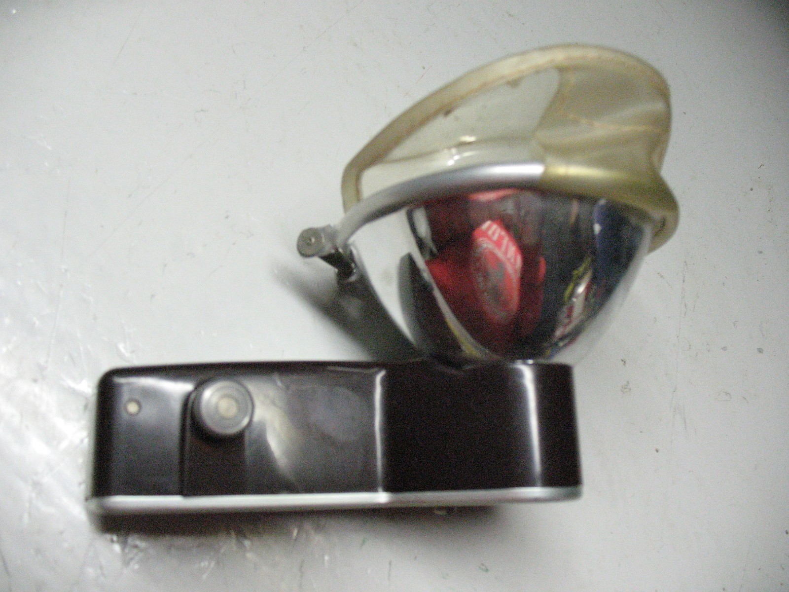 KODAK  KODALITE  MIDGET  FLASH HOLDER   BAKELITE    /w VINYL  HOOD