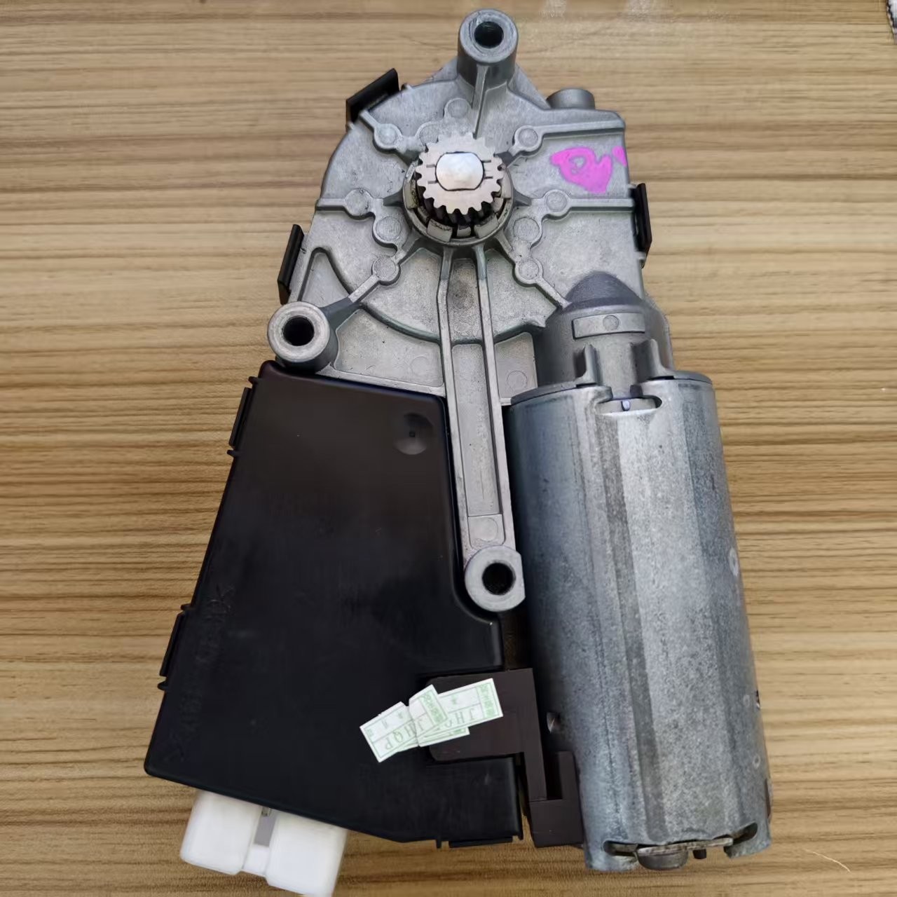Original sunroof motor M9533010 MR462601 For Mitsubishi Pajero V73 V77 V93 V97