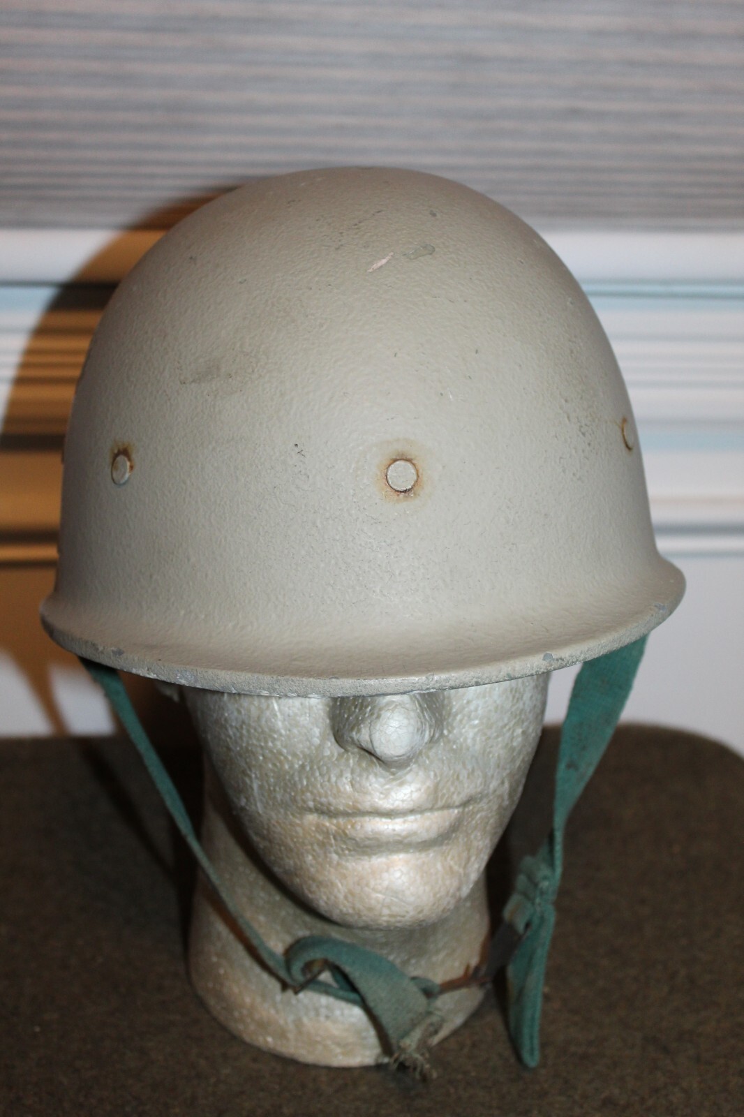 Original Iraqi Army M80/03 Khaki Fiber Combat Helmet w/Full Liner & Straps