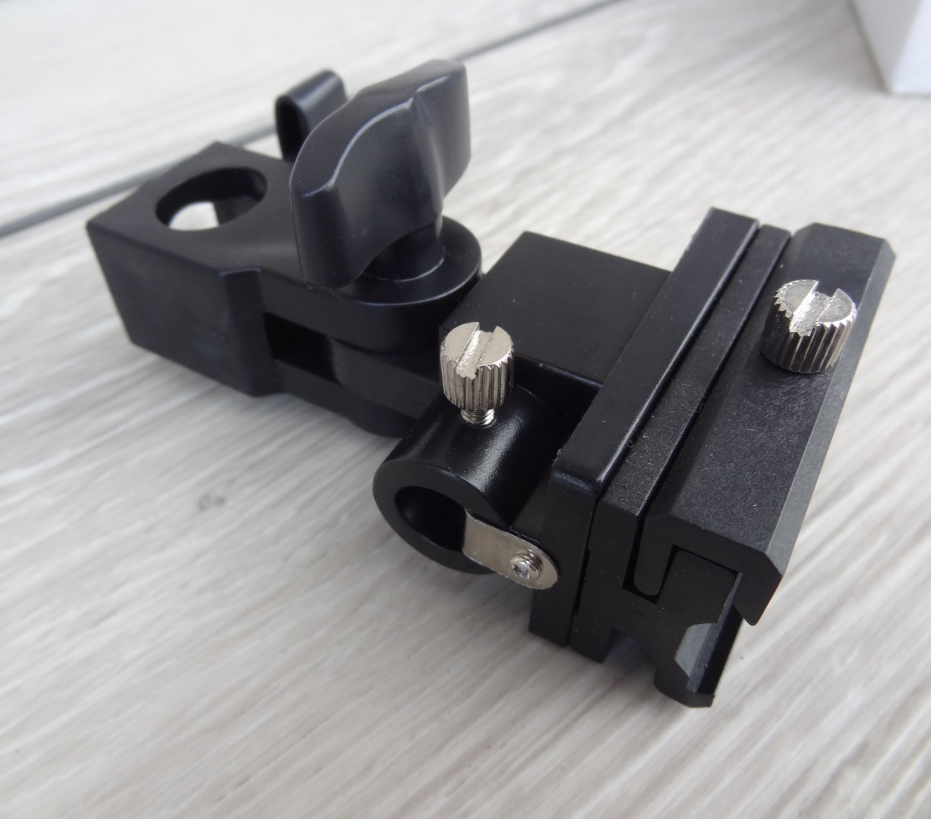 Adjustable Light Stand Adapter w/ Umbrella Holder Versatile Flash Light Bracket