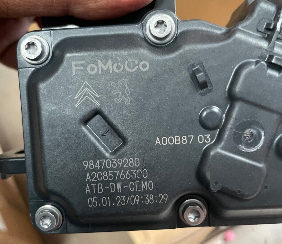 THROTTLE BODY VALVE ACUATOR GENUINE CITROEN  C4 C5 DS4 A2C85766300 9806625880