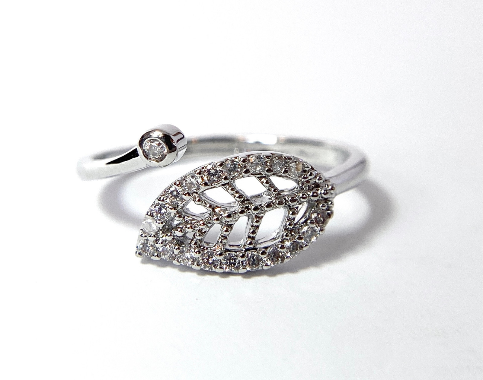 Leaf Multi-Paved CZ Gems Adjustable Mid Ring / Toe Ring