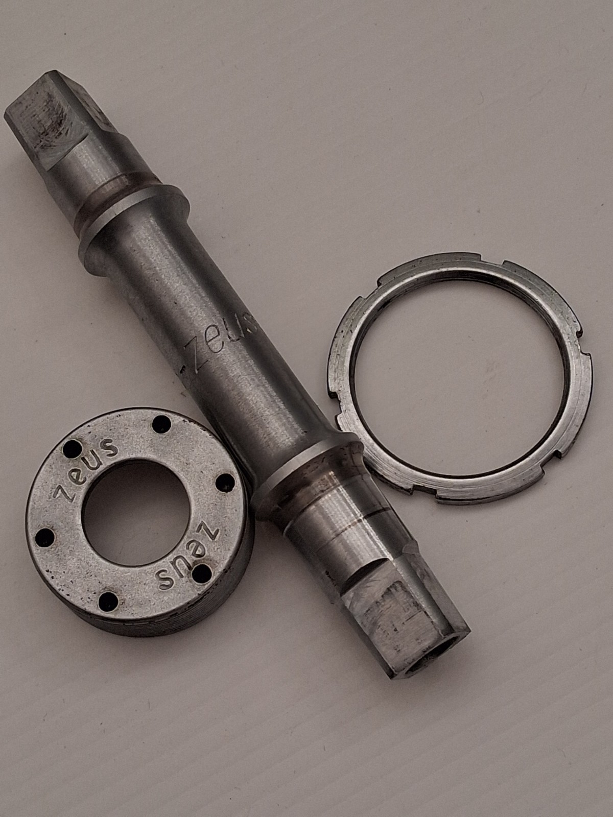 Zeus Bottom Bracket Axle And Adjustable Cup With Lock Ring Italian Threads