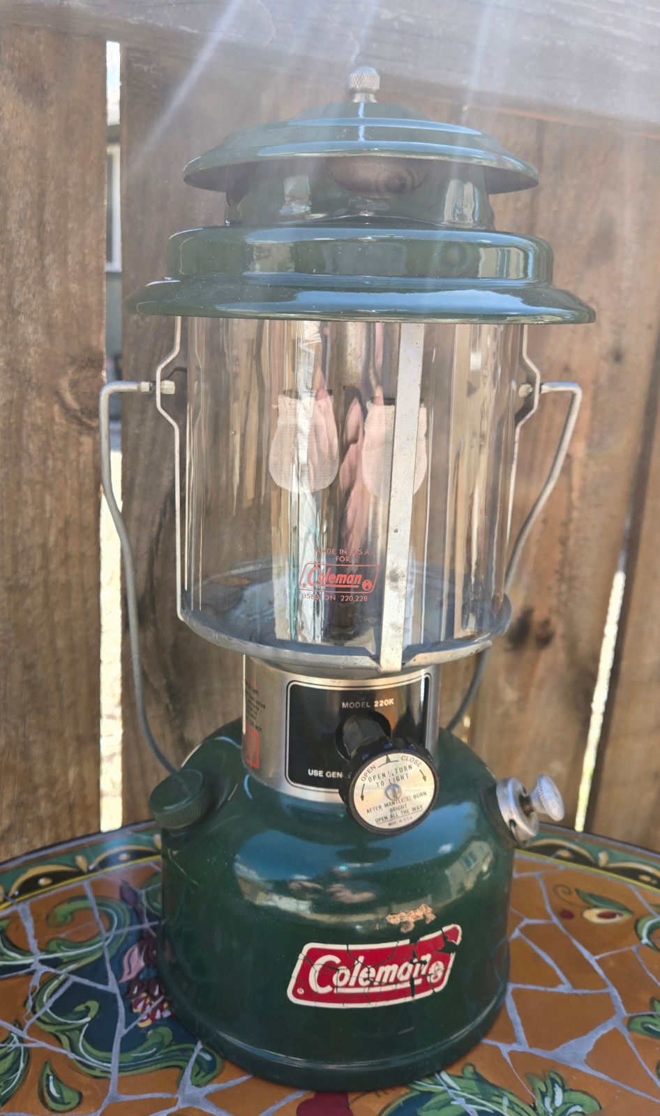 Coleman 1981 Lantern 220K Double Mantle Globe