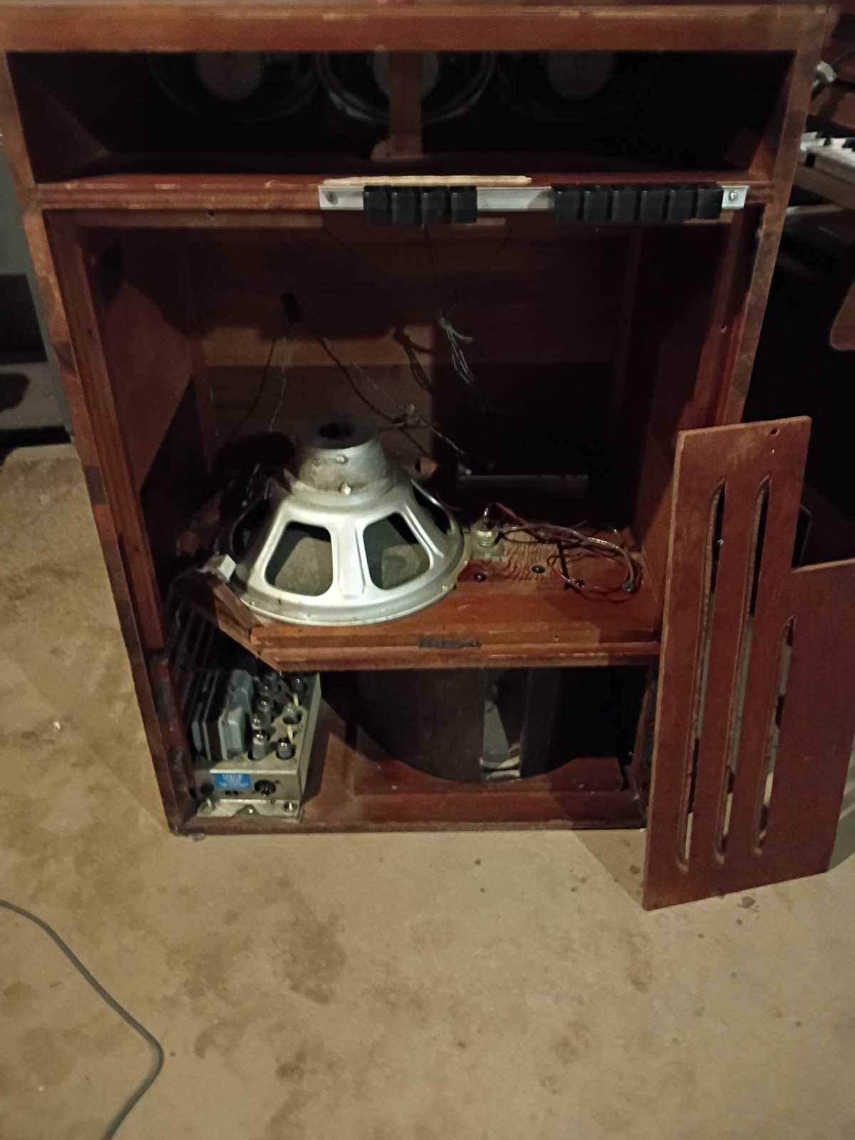 Organ Speaker Cabinet Wood Metal Brown for Organ