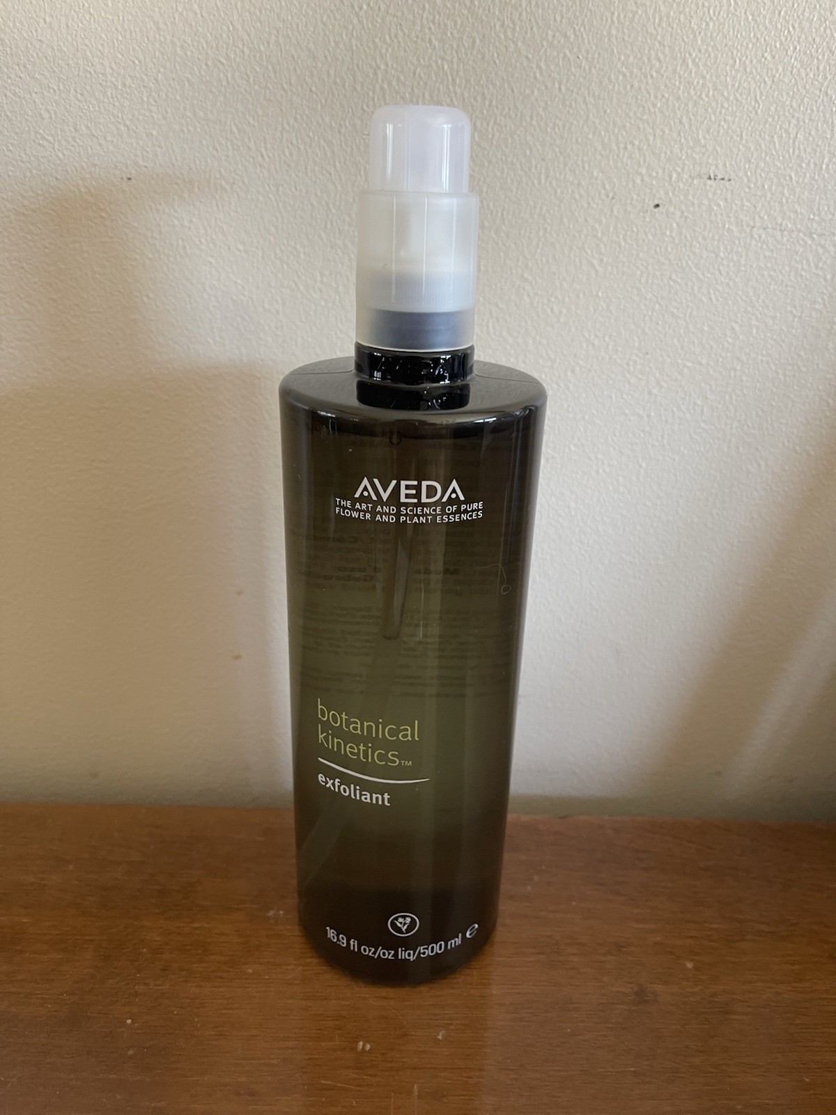 NEW!!  Aveda Botanical Kinetics Exfoliant 16.9 Oz  500ml…..FREE SHIPPING