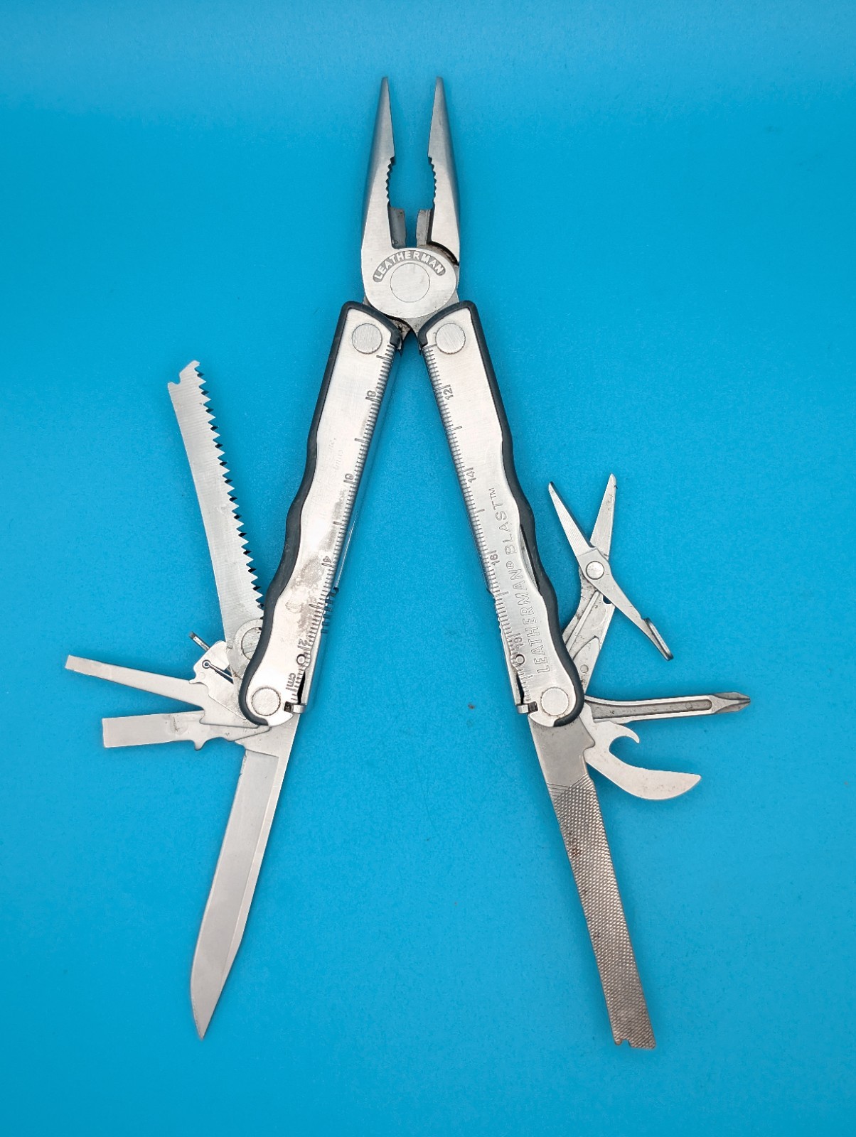Leatherman BLAST Multi-Tool , Retired! *BROKEN SMALL EYEGLASS SCREWDRIVER*