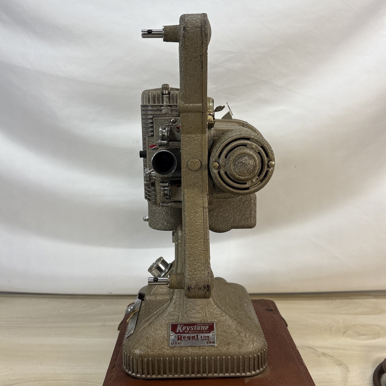 KEYSTONE REGAL K-109 8MM PROJECTOR WITH CASE, PERFECT WORKING CONDITION