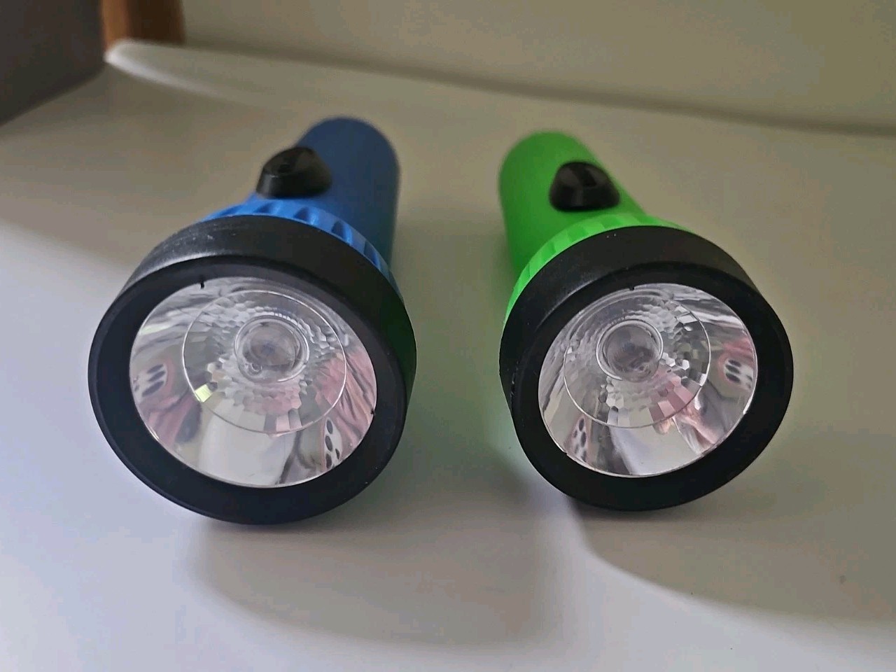 Eveready Plastic Flashlight Regular Light Uses 2D Battery 2 Count Green Blue